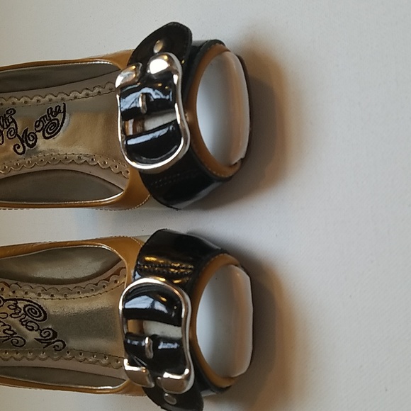 Naughty Monkey Black & White Patent Leather Open Toe 3.5 Block Heel 6 - Picture 5 of 8